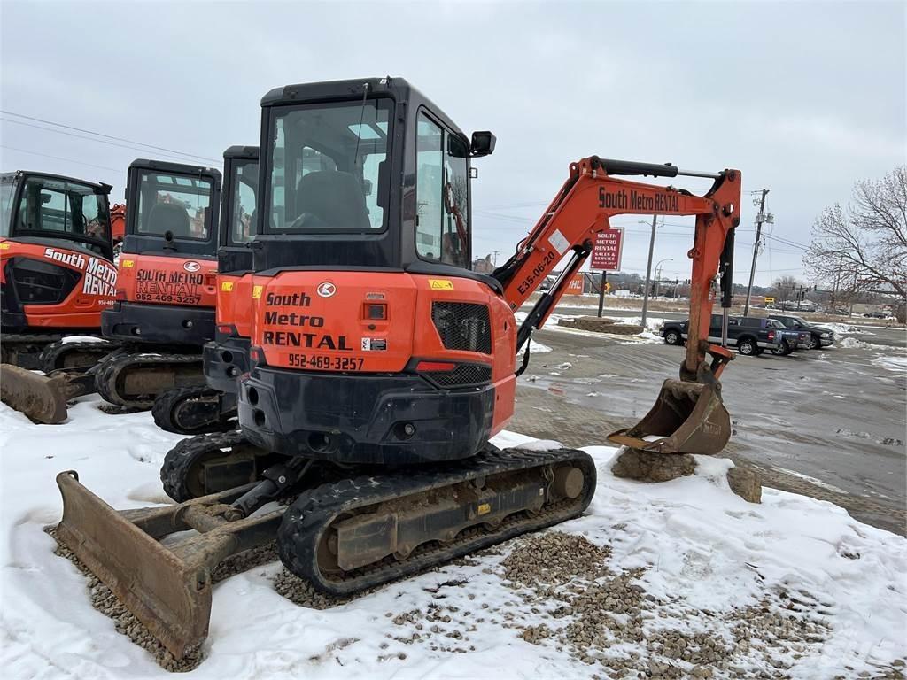Kubota U35 小型挖土機/掘鑿機<7t(小型挖掘機)