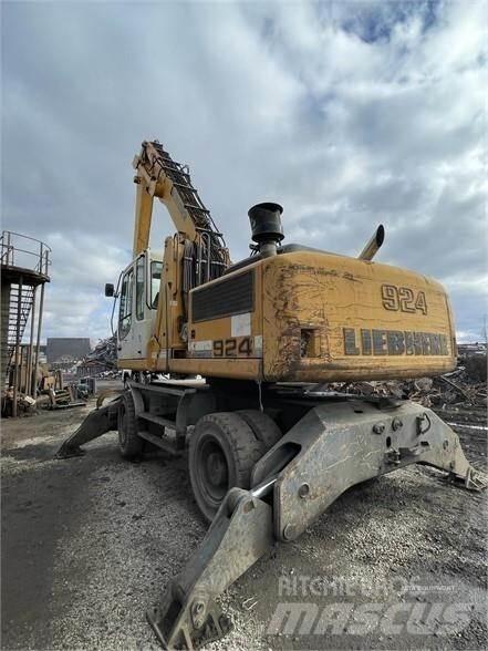 Liebherr A924C 廢棄物/工業用操作車
