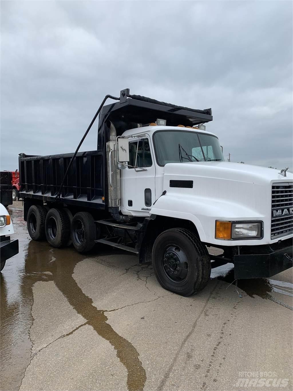 Mack CH613 傾卸式卡車