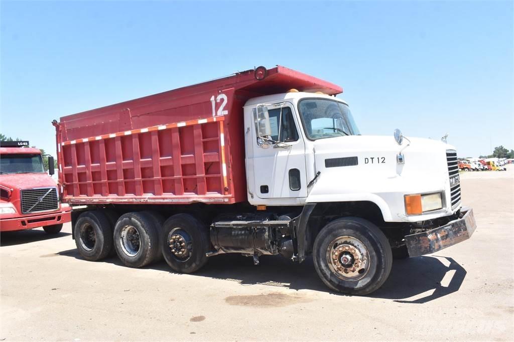 Mack CH613 傾卸式卡車