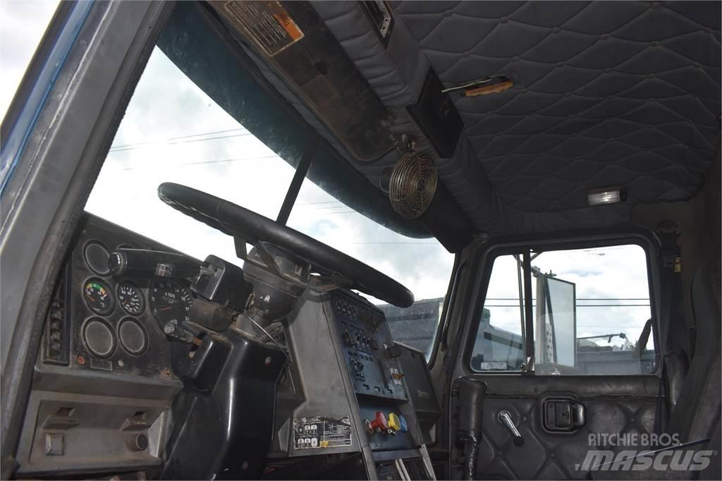 Mack CH613 傾卸式卡車