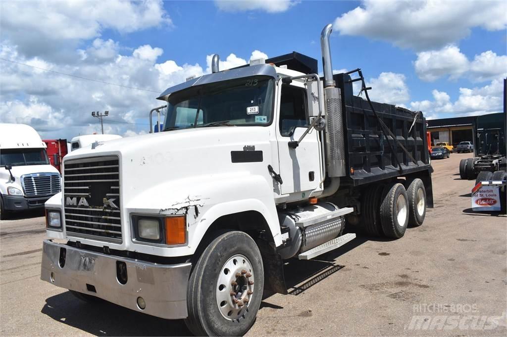 Mack CHN613 傾卸式卡車