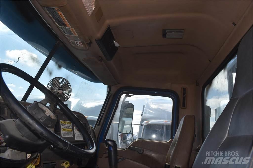 Mack GRANITE CV713 起重機卡車