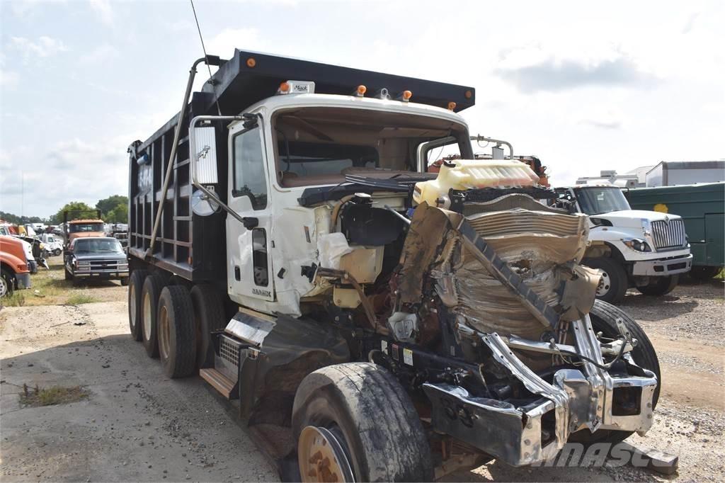 Mack GRANITE GU713 傾卸式卡車