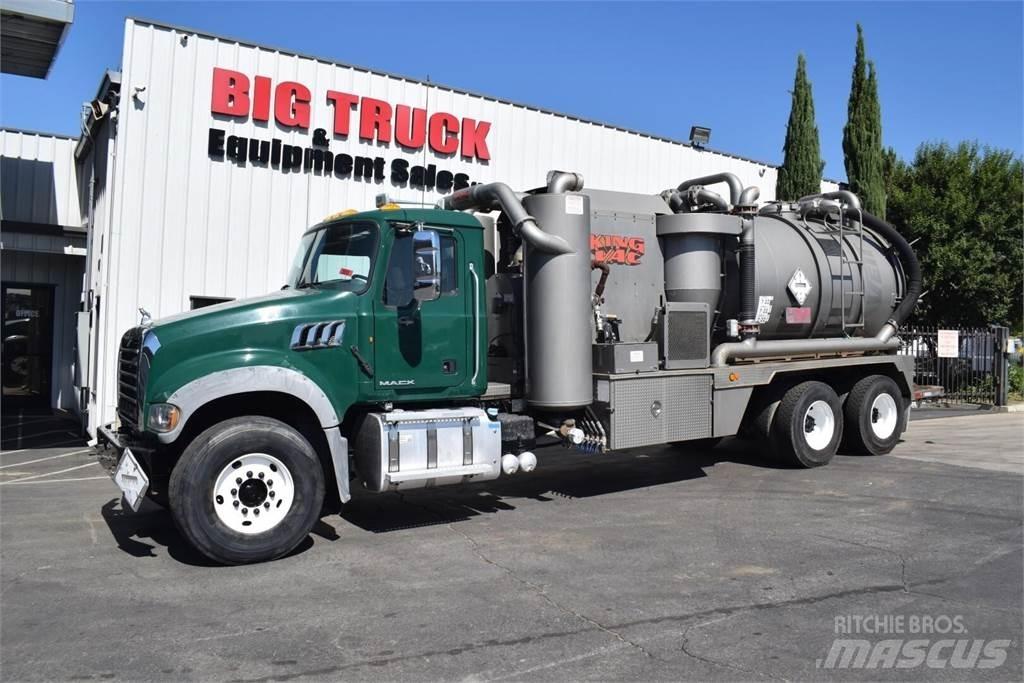 Mack GRANITE GU713 運油車