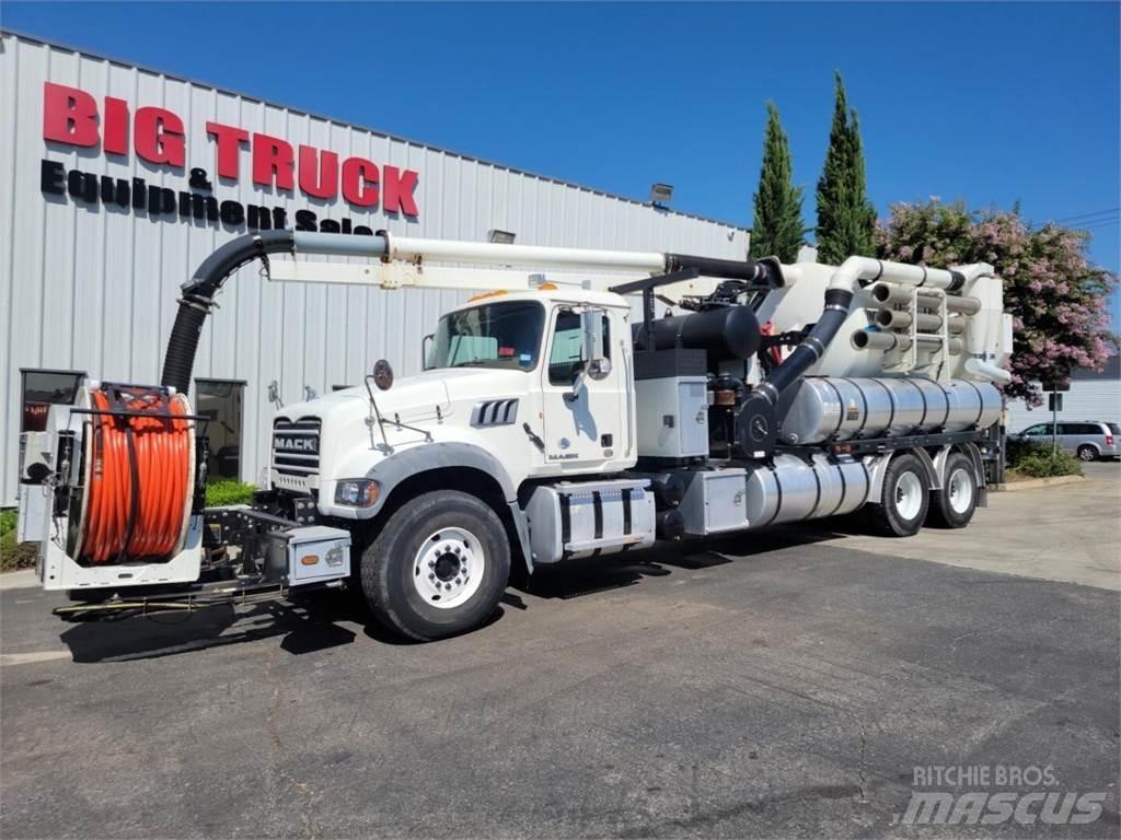 Mack GRANITE GU713 運油車