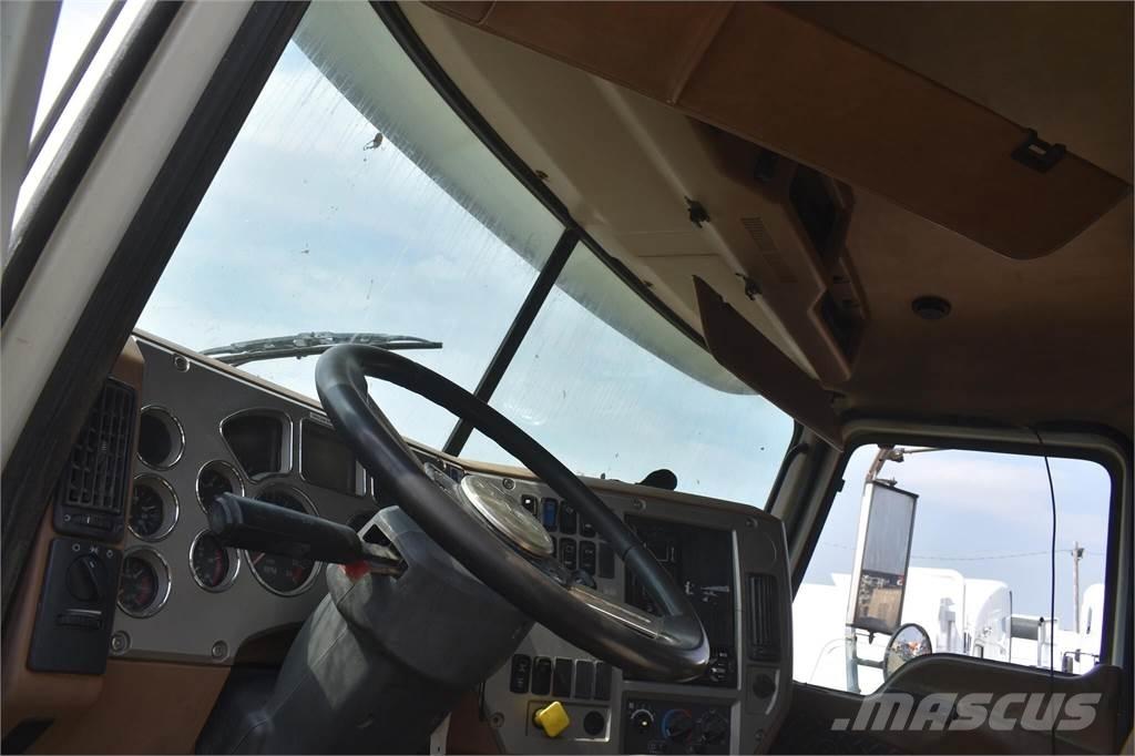 Mack GRANITE GU813 傾卸式卡車