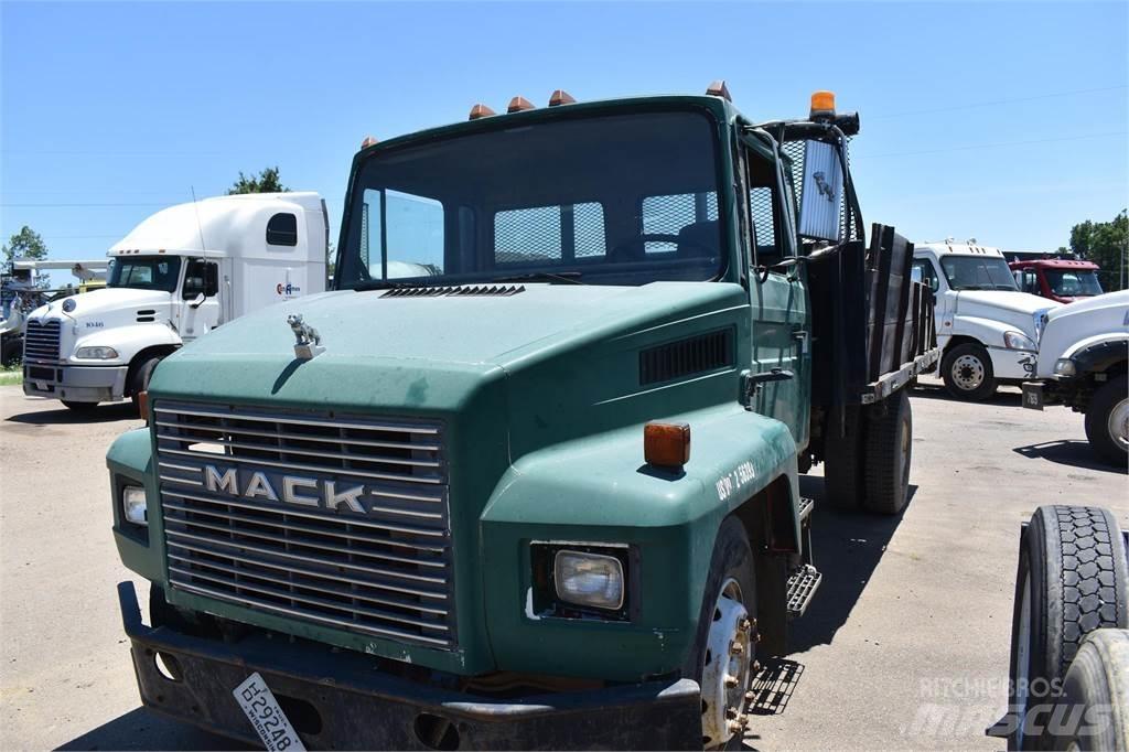 Mack MIDLINER CS200 傾卸式卡車
