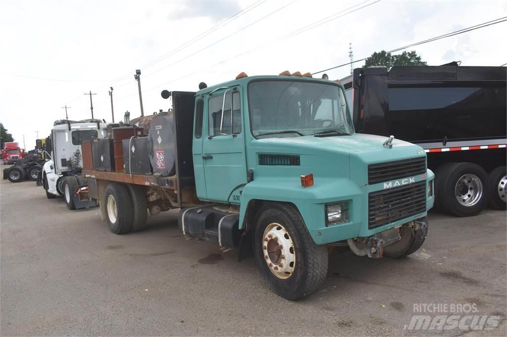 Mack MIDLINER CS200 運油車