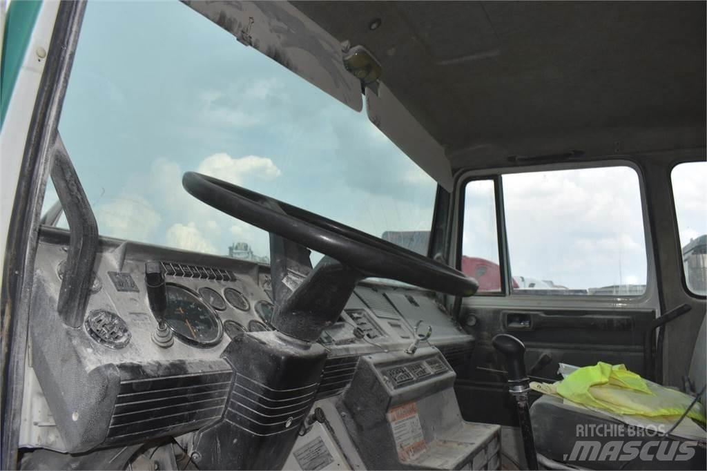 Mack MIDLINER CS200 運油車