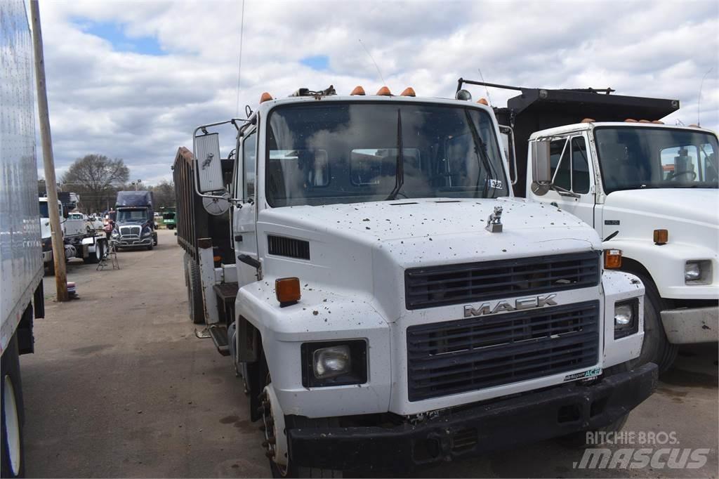 Mack MIDLINER CS300 起重機卡車