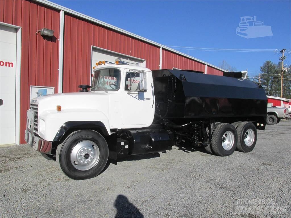 Mack R685S 運油車