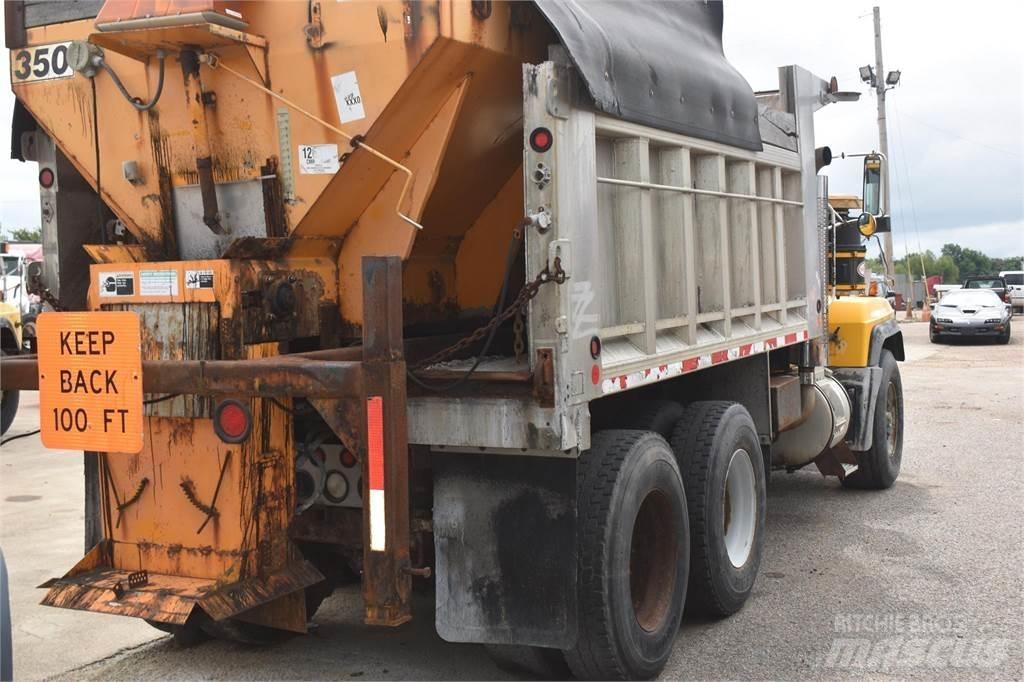 Mack RD688S 傾卸式卡車