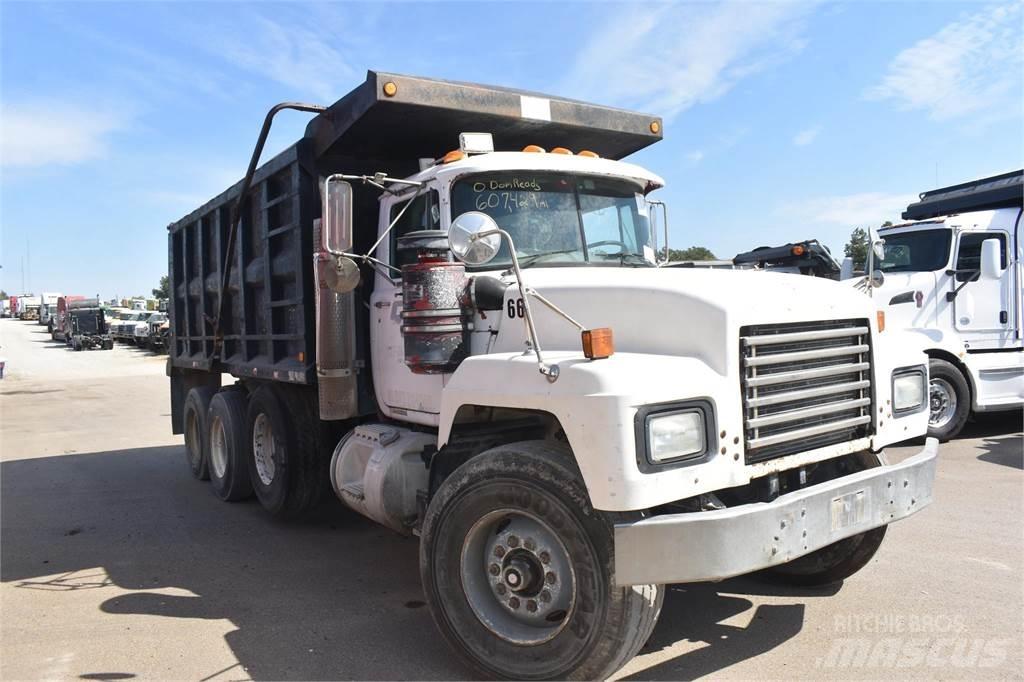 Mack RD688S 傾卸式卡車
