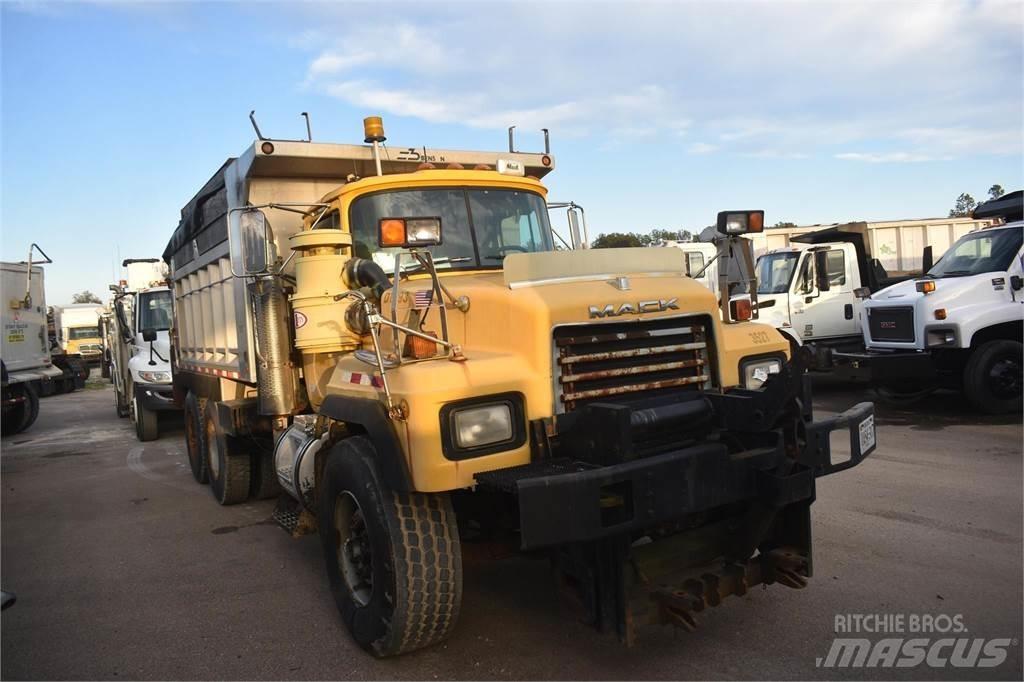 Mack RD688S 傾卸式卡車