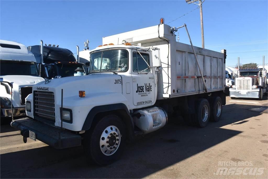 Mack RD688S 傾卸式卡車