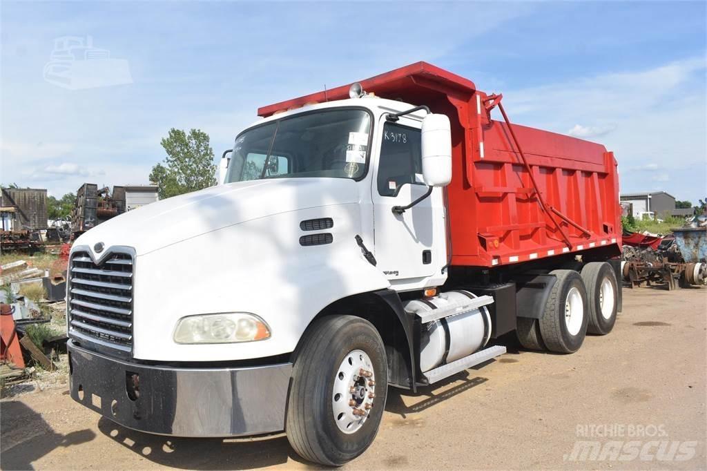 Mack VISION CXN613 傾卸式卡車