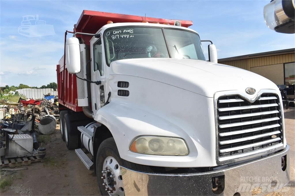Mack VISION CXN613 傾卸式卡車