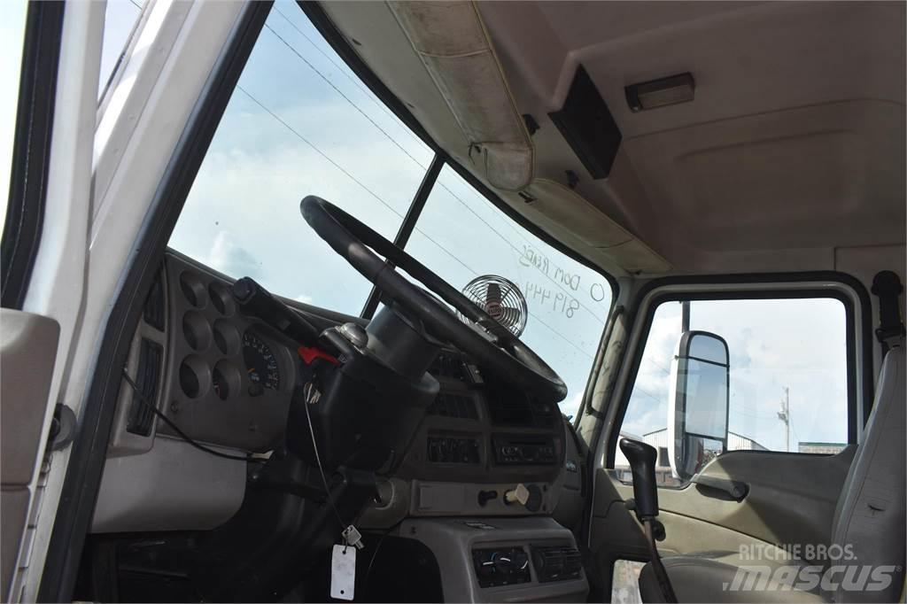 Mack VISION CXN613 傾卸式卡車