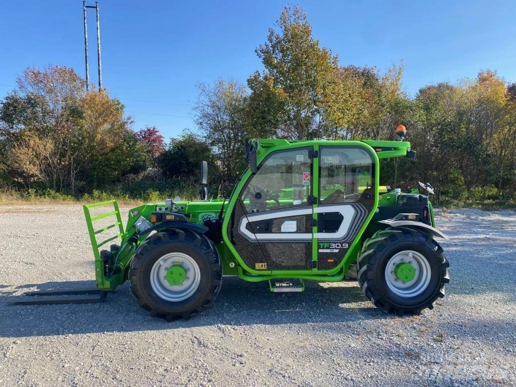 Merlo TF30.9 伸縮臂操作車
