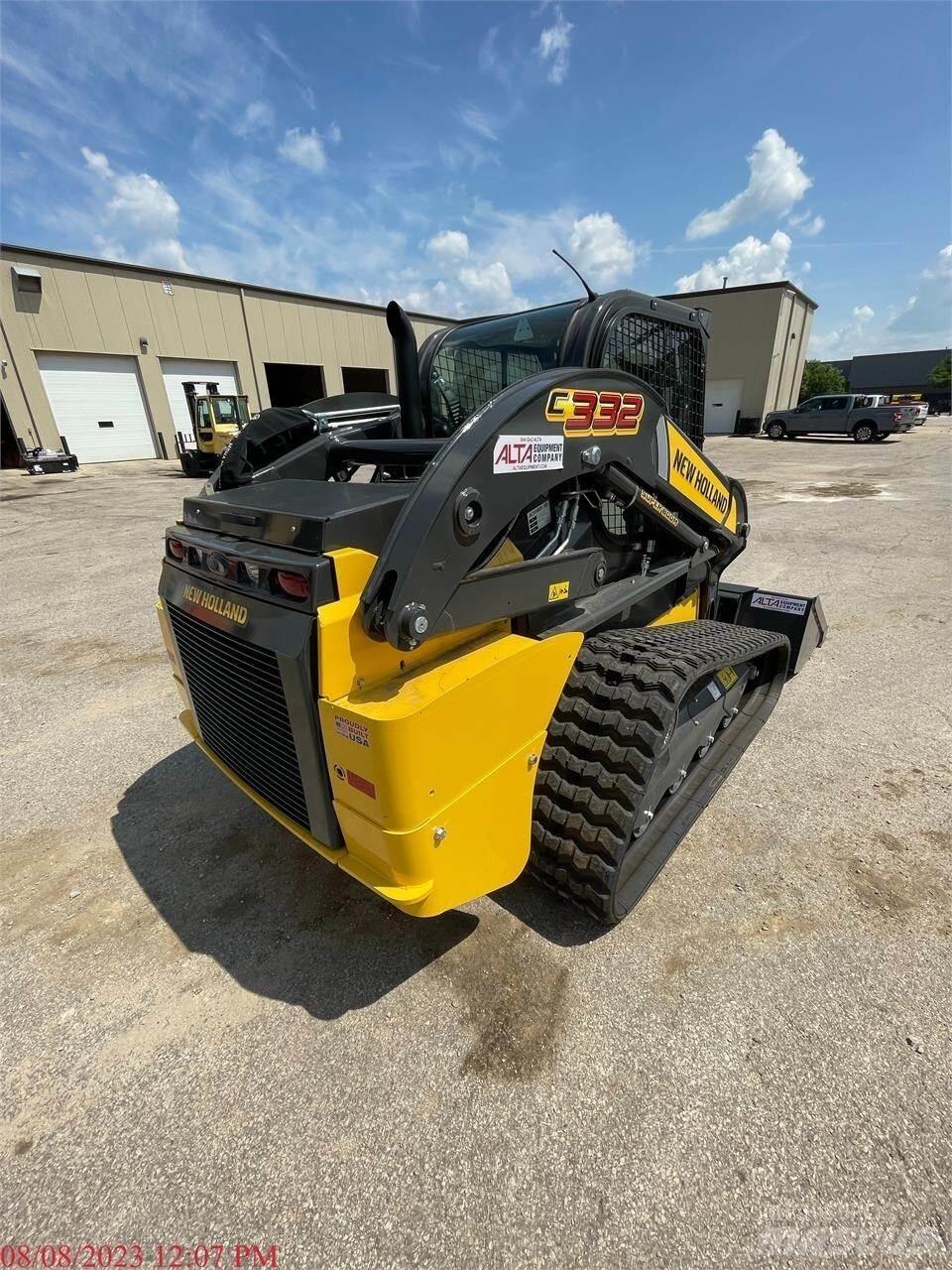 New Holland C332 滑移轉向裝載機