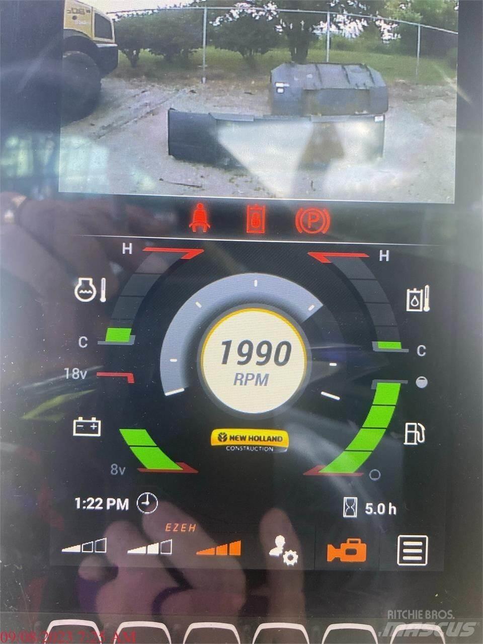 New Holland C332 滑移轉向裝載機