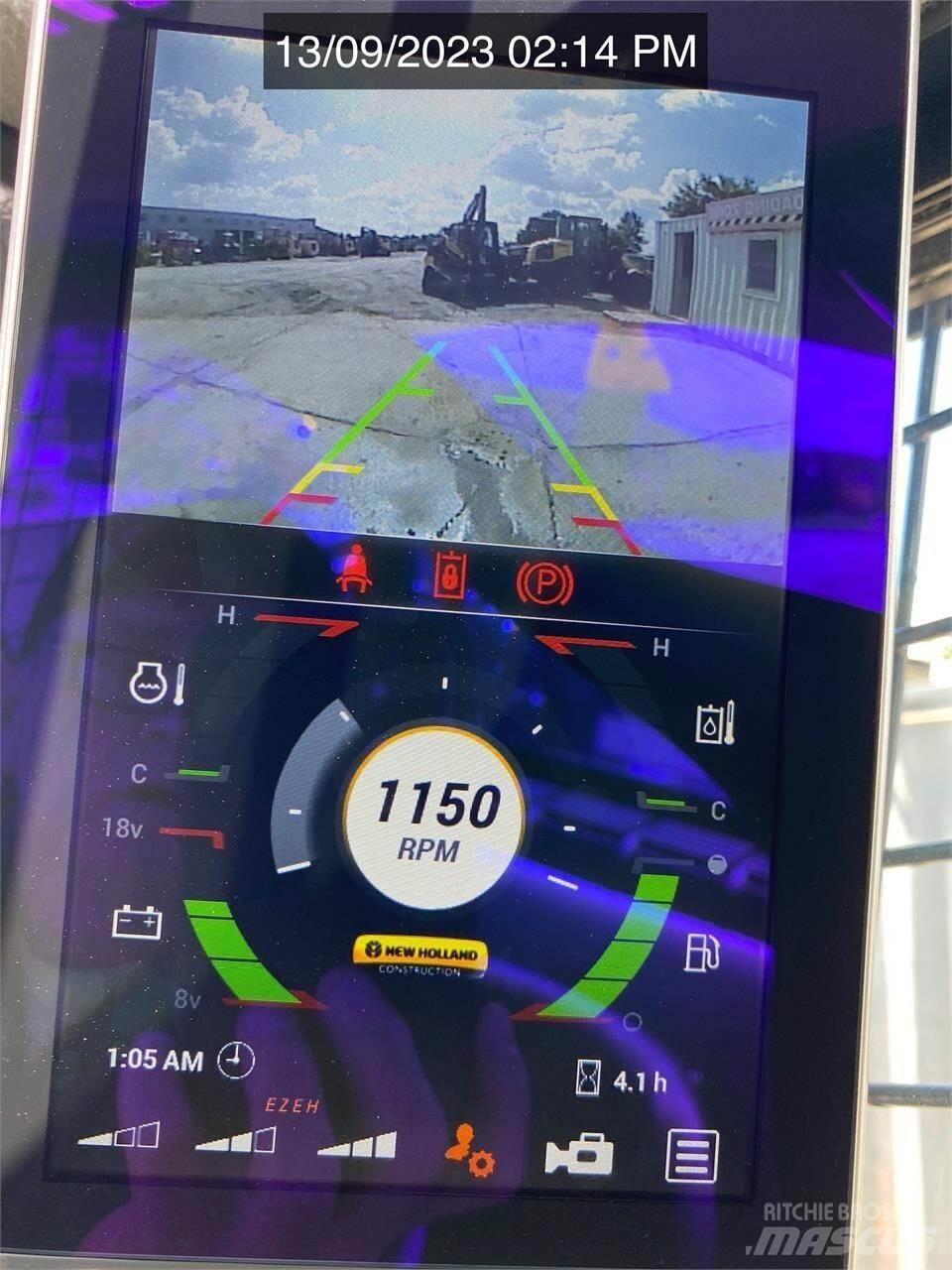 New Holland C332 滑移轉向裝載機