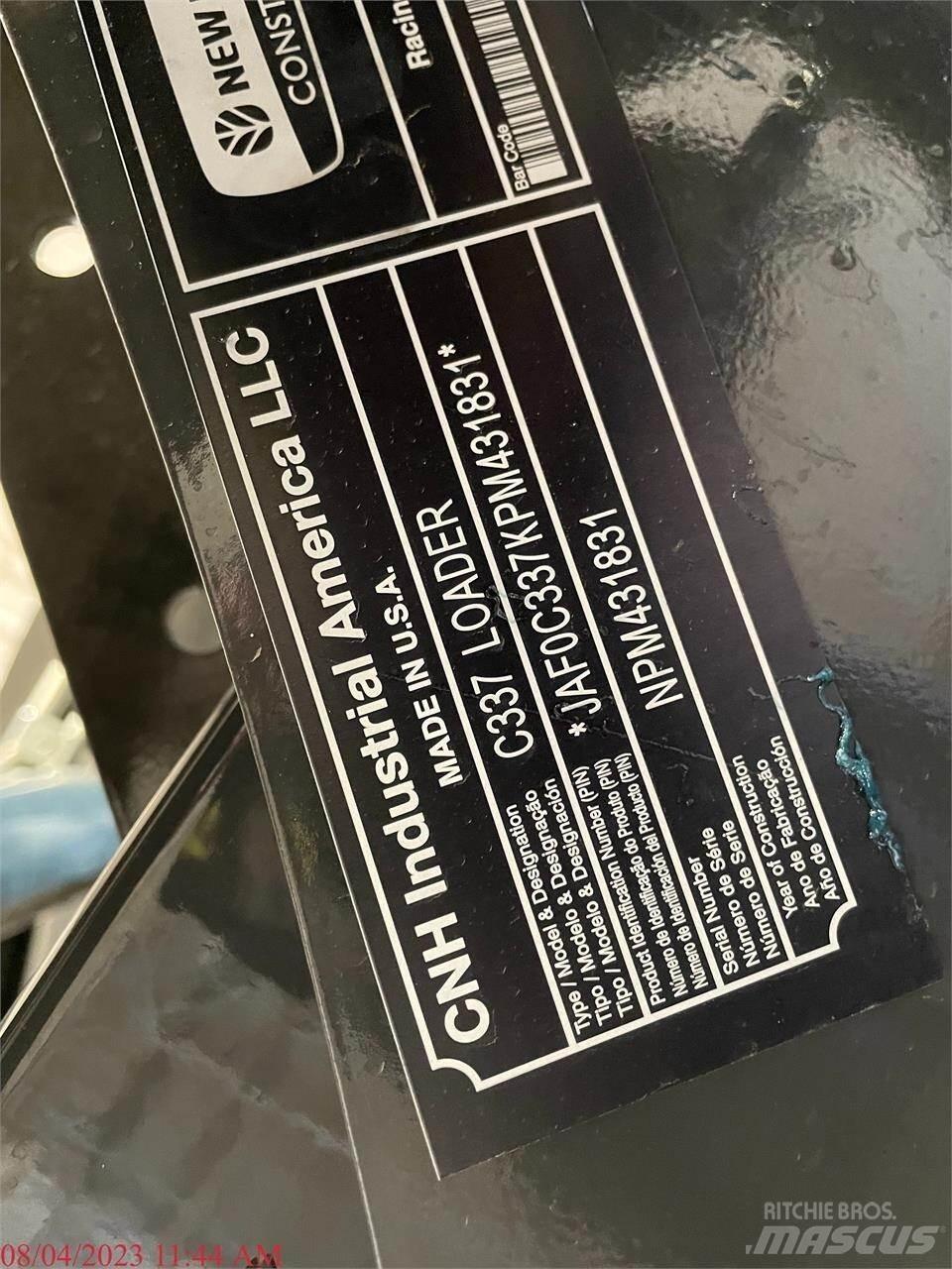 New Holland C337 滑移轉向裝載機