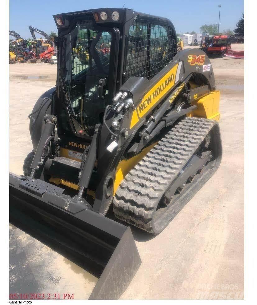 New Holland C345 滑移轉向裝載機
