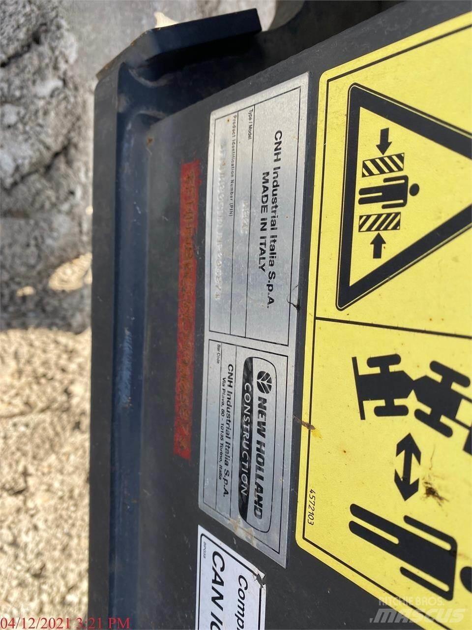 New Holland W80C 輪胎式裝載機