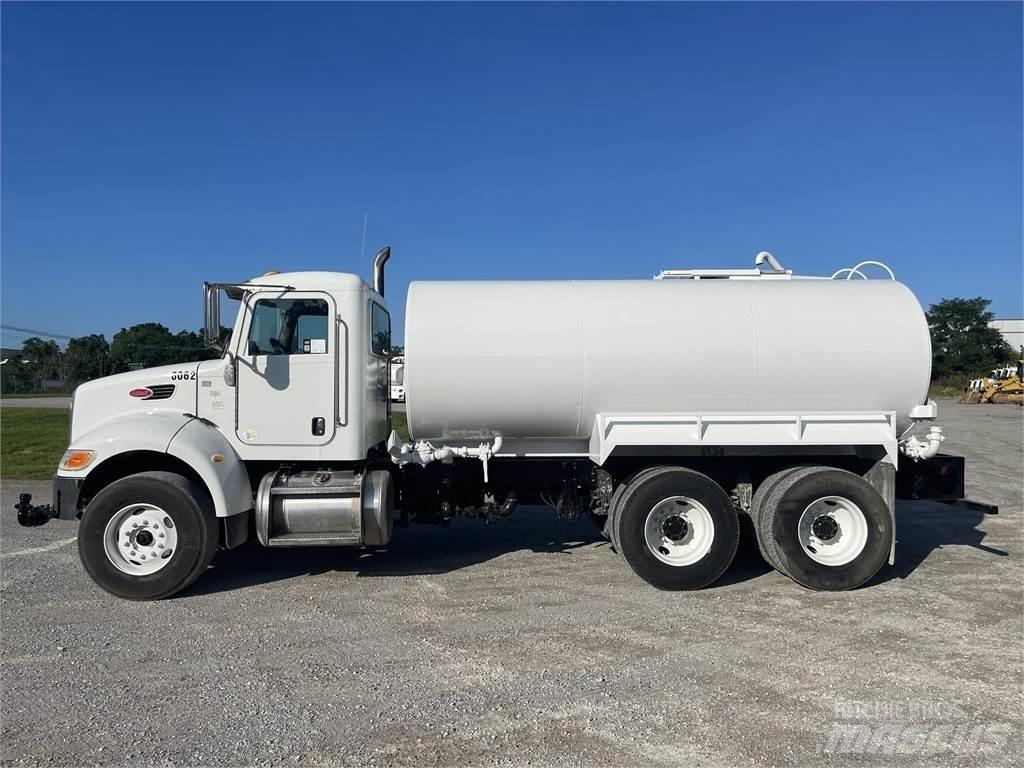 Peterbilt 348 水車