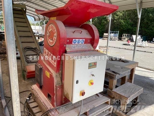 Red Rhino 2000 破碎機