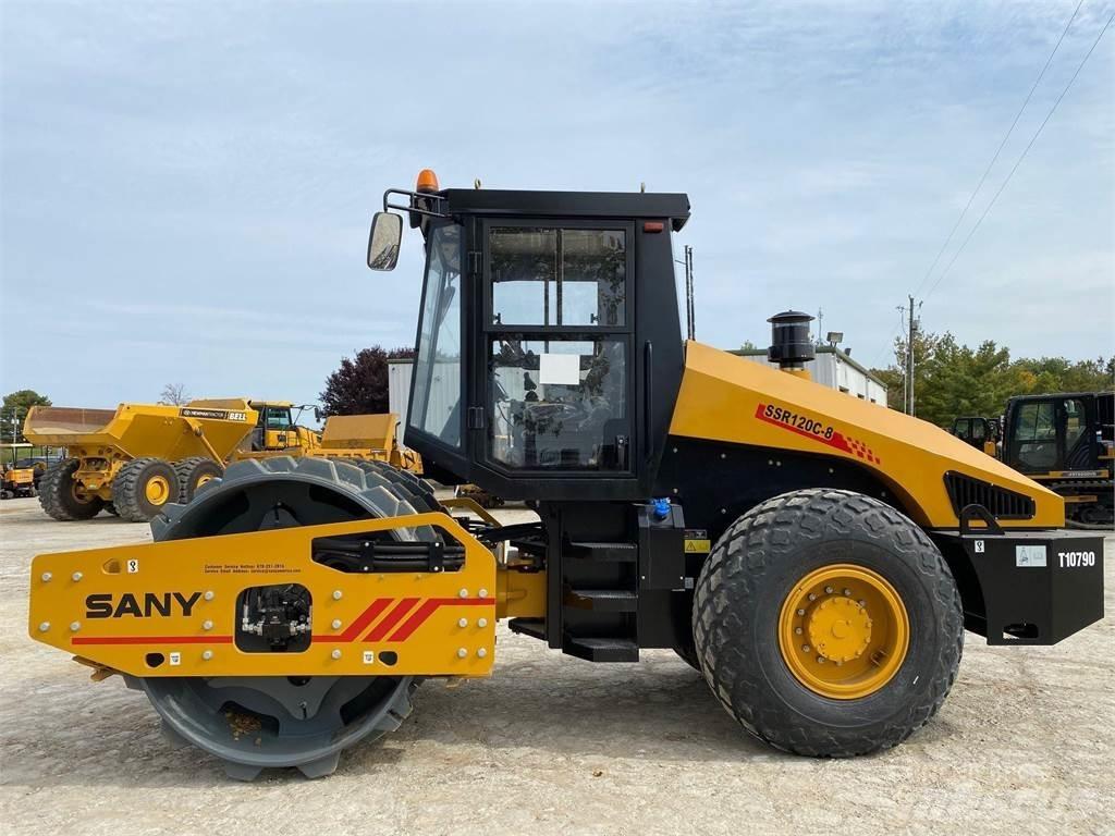 Sany SSR120C-8 雙輪滾壓機