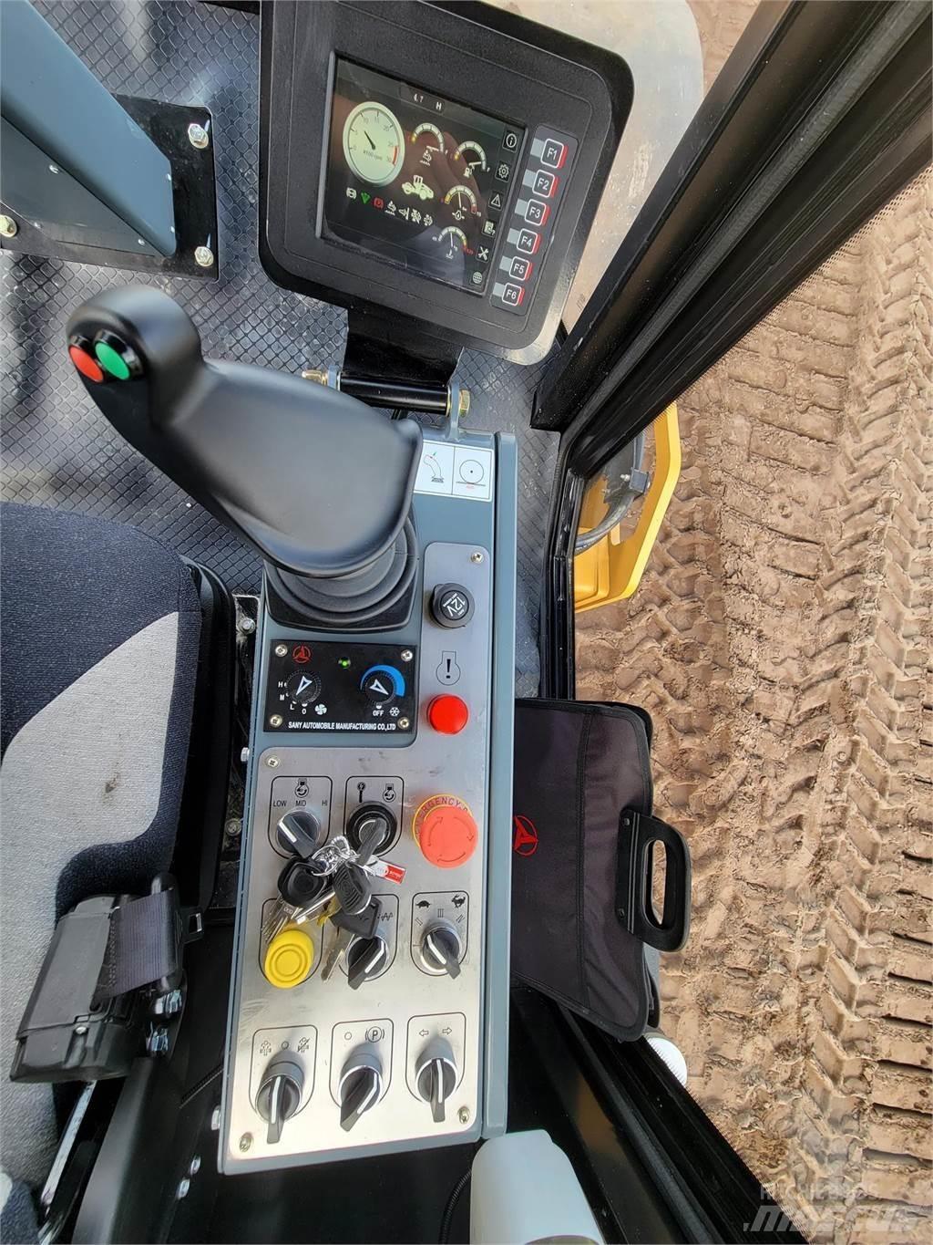 Sany SSR120C-8 雙輪滾壓機
