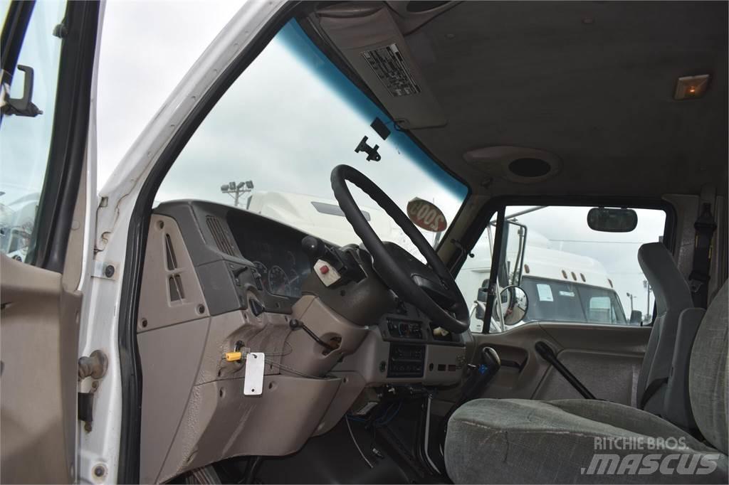 Sterling ACTERRA 起重機卡車
