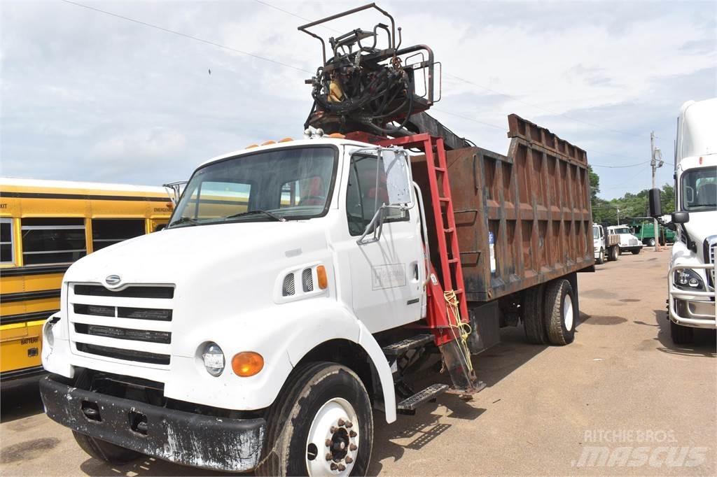 Sterling L7500 起重機卡車