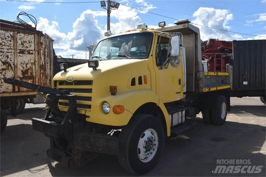 Sterling L7500 傾卸式卡車