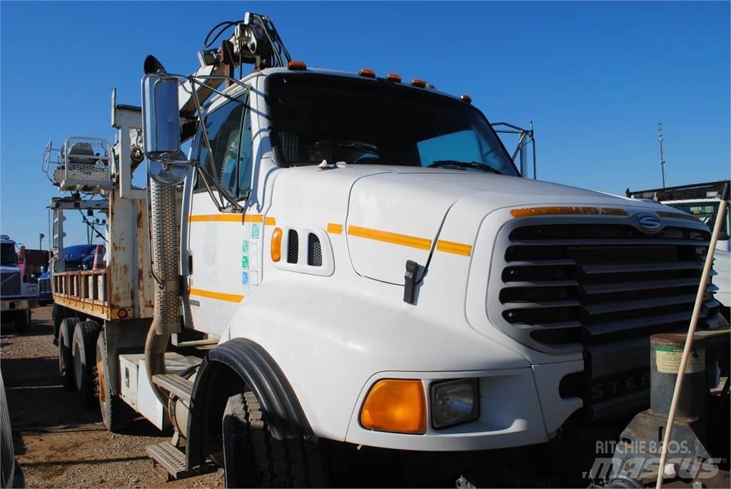 Sterling L8500 起重機卡車