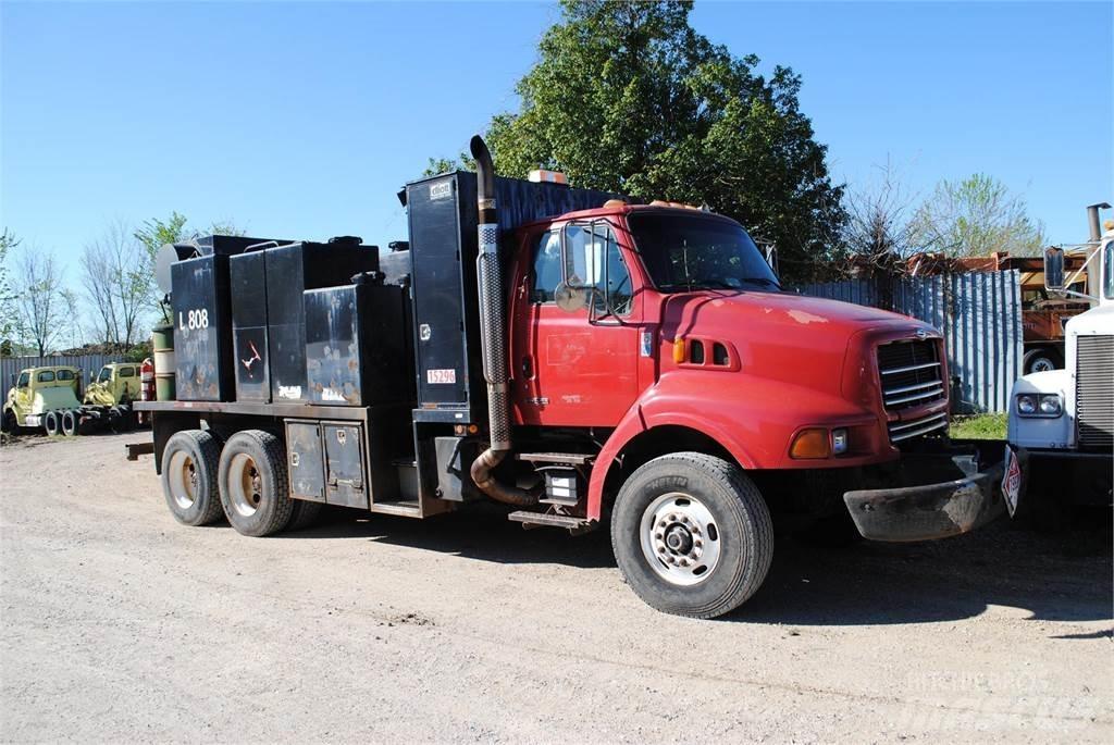 Sterling L8500 運油車