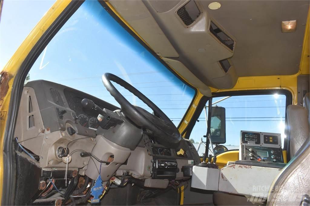 Sterling L8500 傾卸式卡車