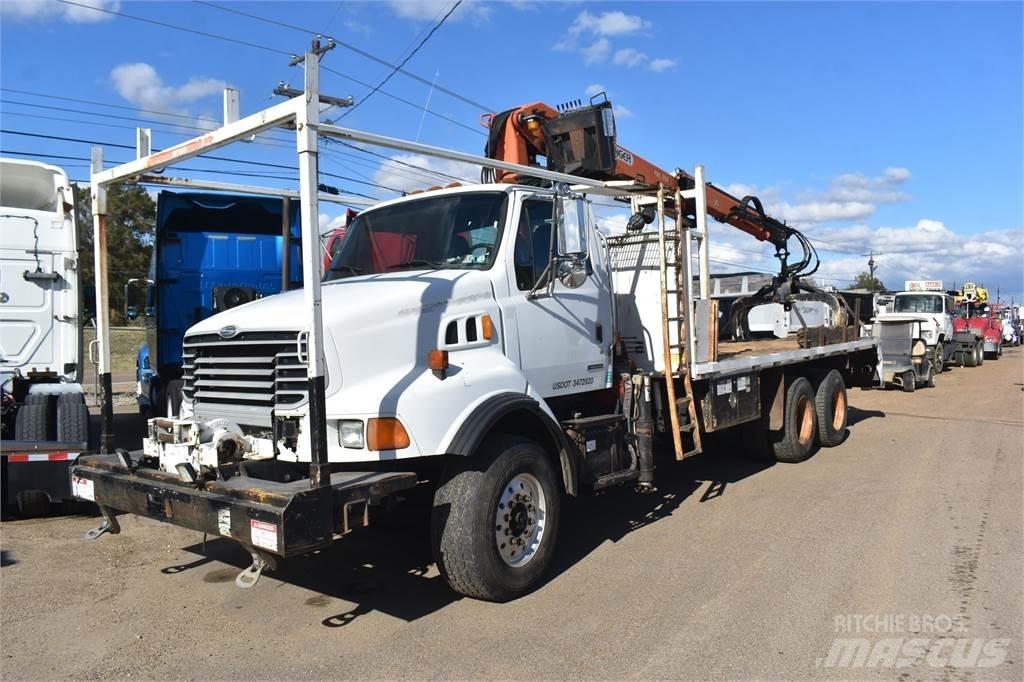 Sterling L8500 起重機卡車