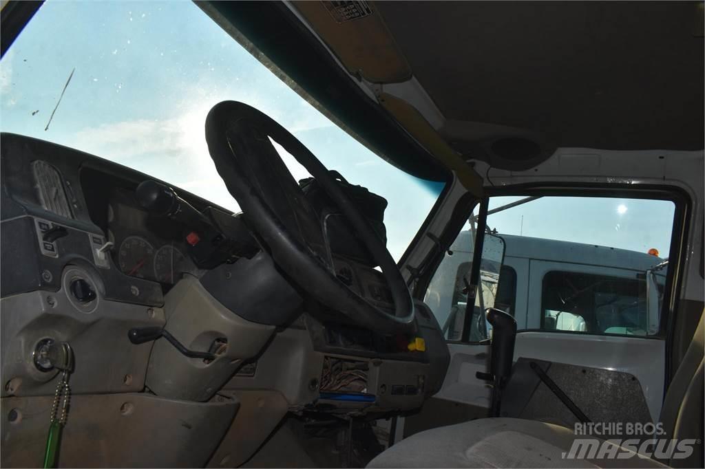 Sterling L9500 傾卸式卡車