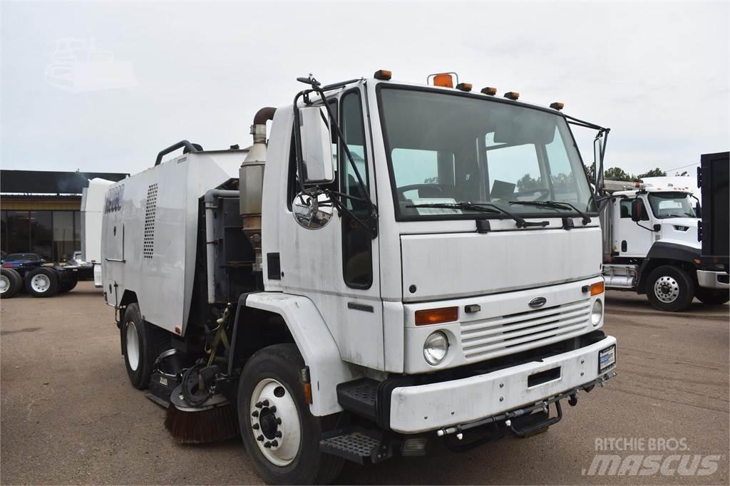Sterling SC8000 清掃車
