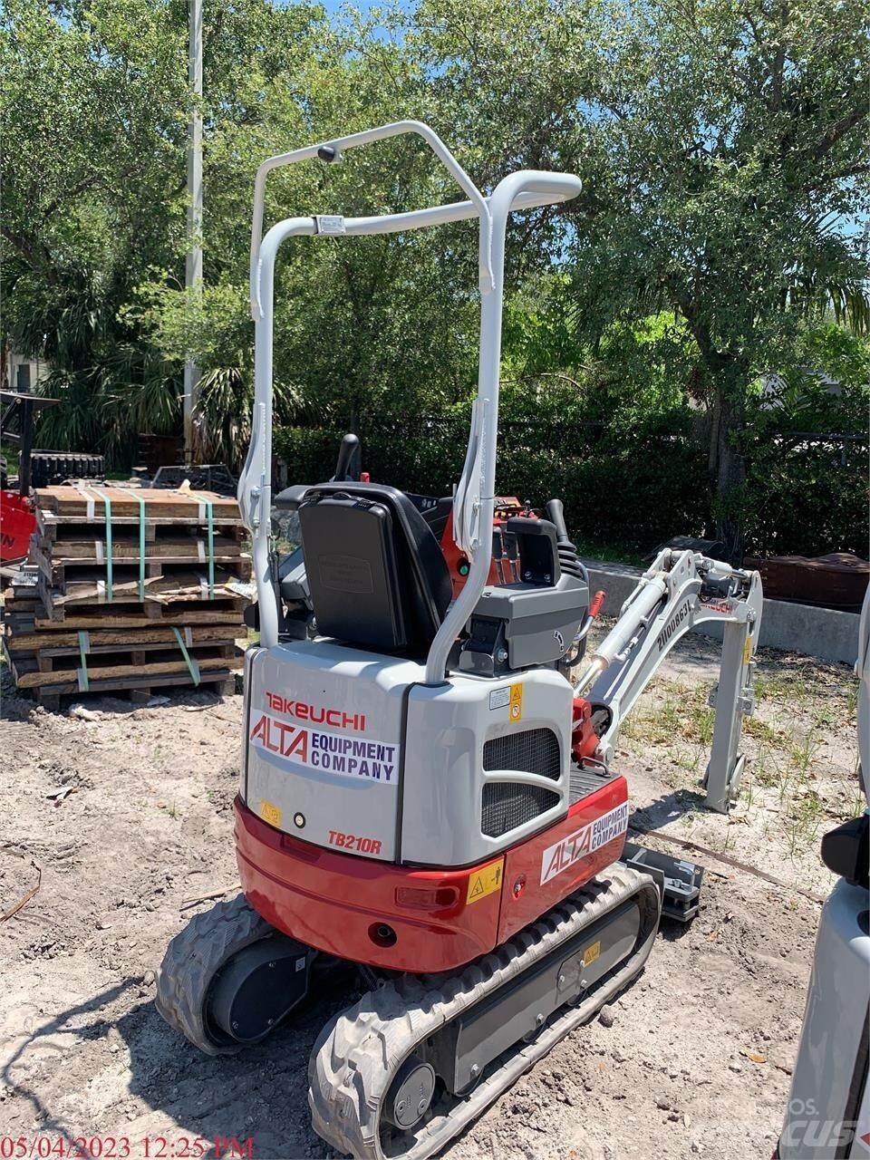 Takeuchi TB210R 小型挖土機/掘鑿機<7t(小型挖掘機)