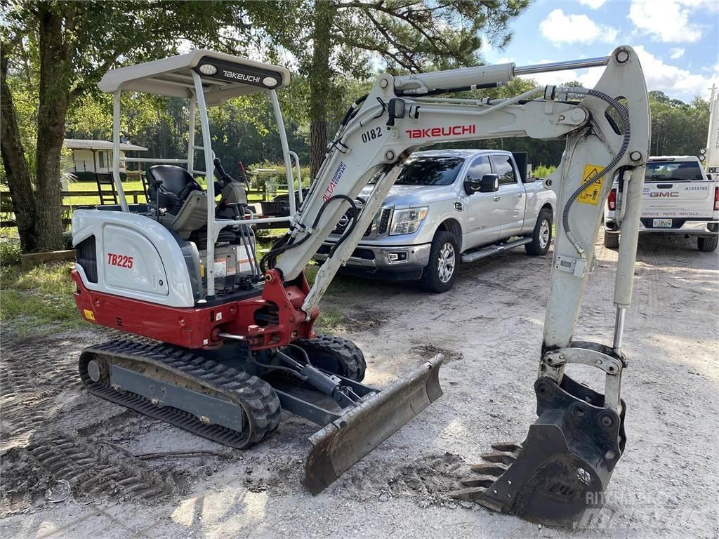 Takeuchi TB225 小型挖土機/掘鑿機<7t(小型挖掘機)