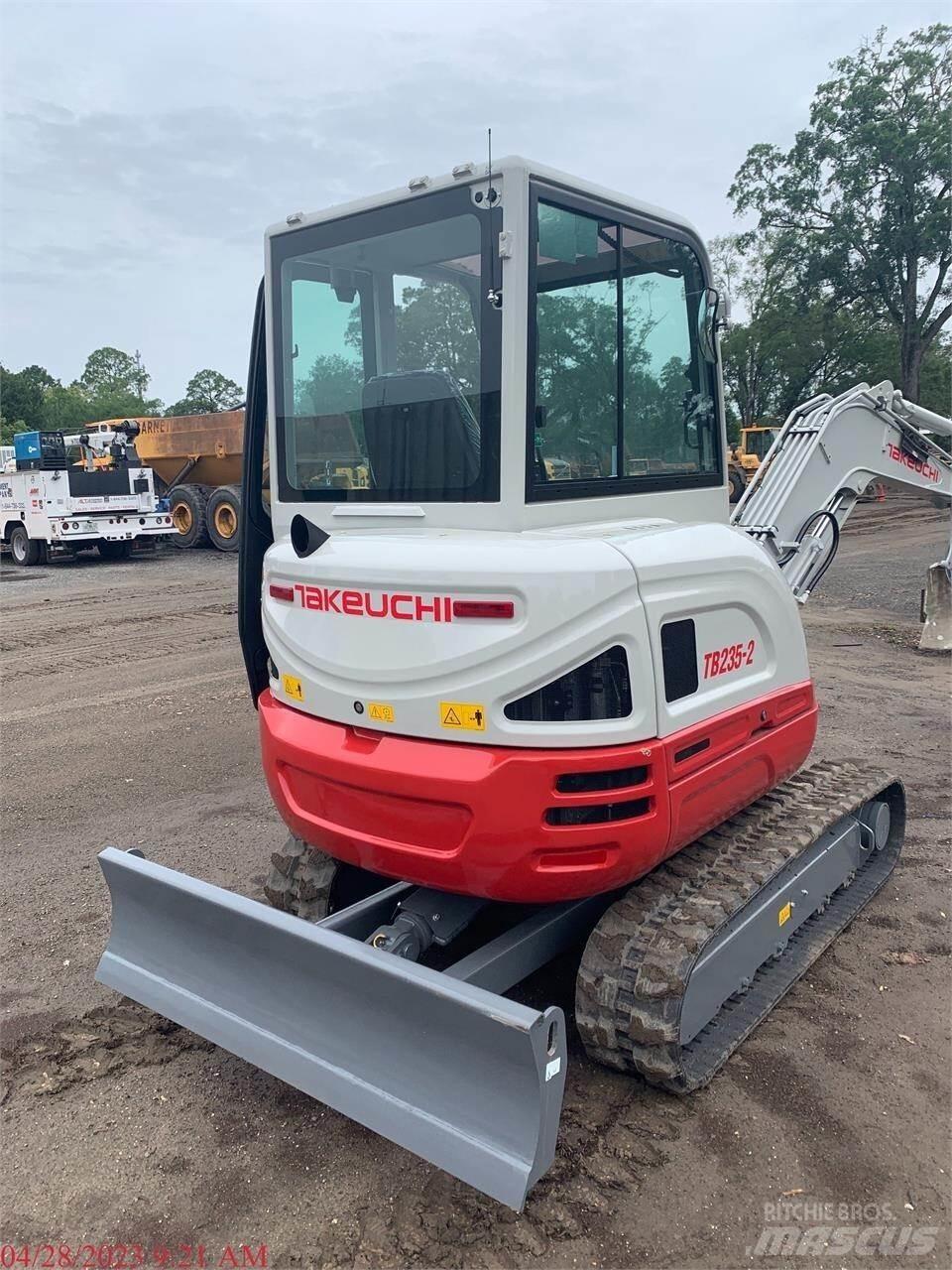 Takeuchi TB235-2 小型挖土機/掘鑿機<7t(小型挖掘機)