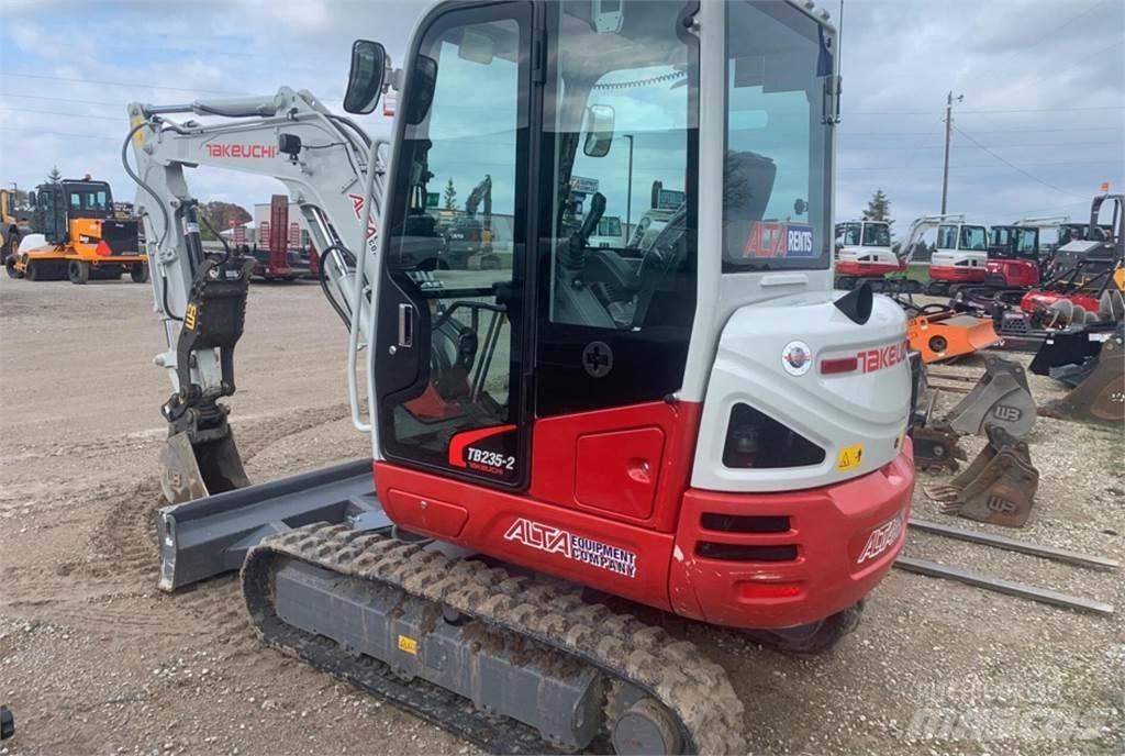 Takeuchi TB235-2 小型挖土機/掘鑿機<7t(小型挖掘機)