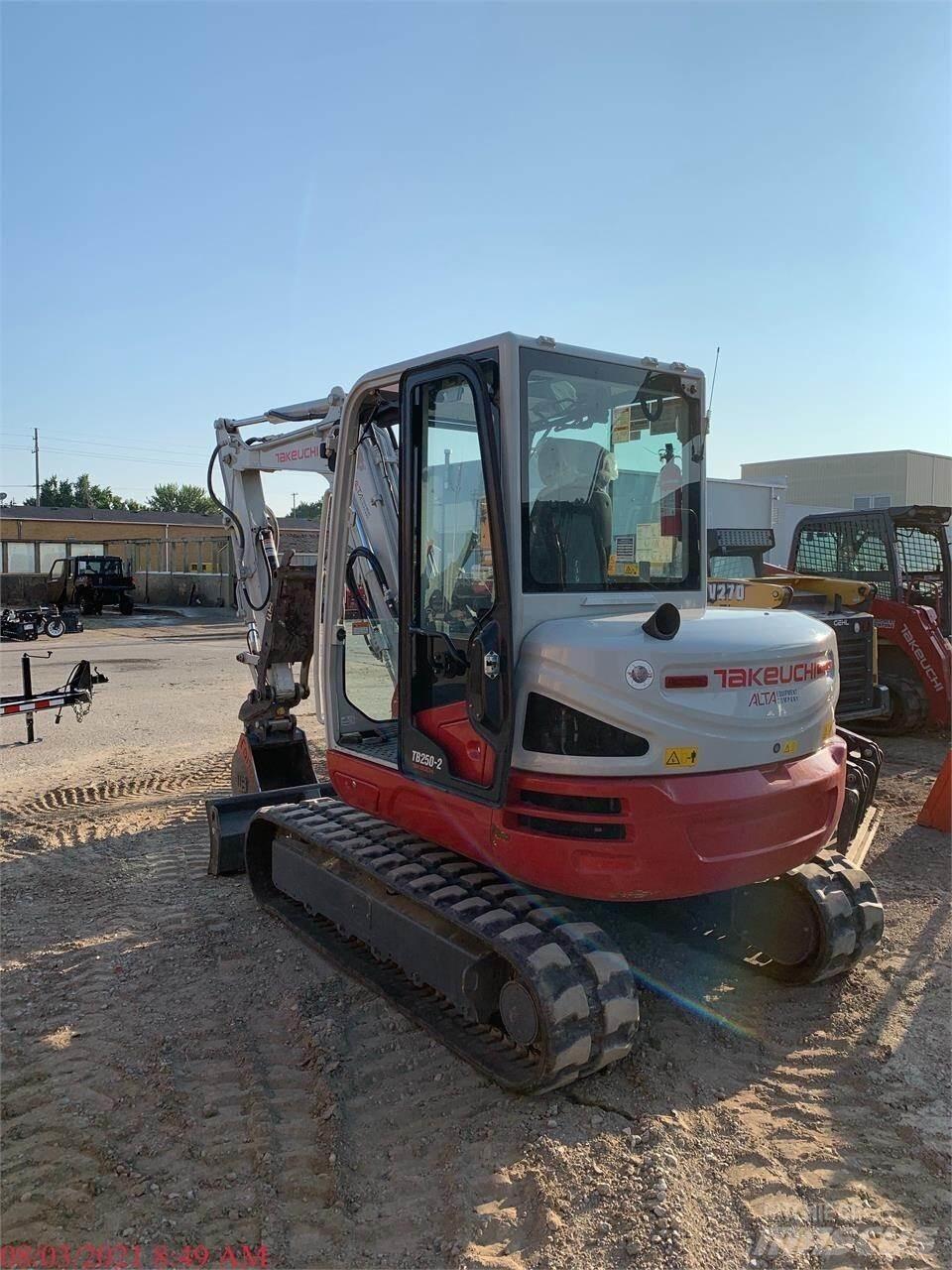 Takeuchi TB250-2 小型挖土機/掘鑿機<7t(小型挖掘機)