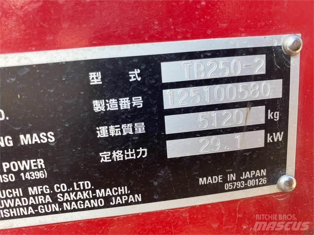 Takeuchi TB250-2 小型挖土機/掘鑿機<7t(小型挖掘機)