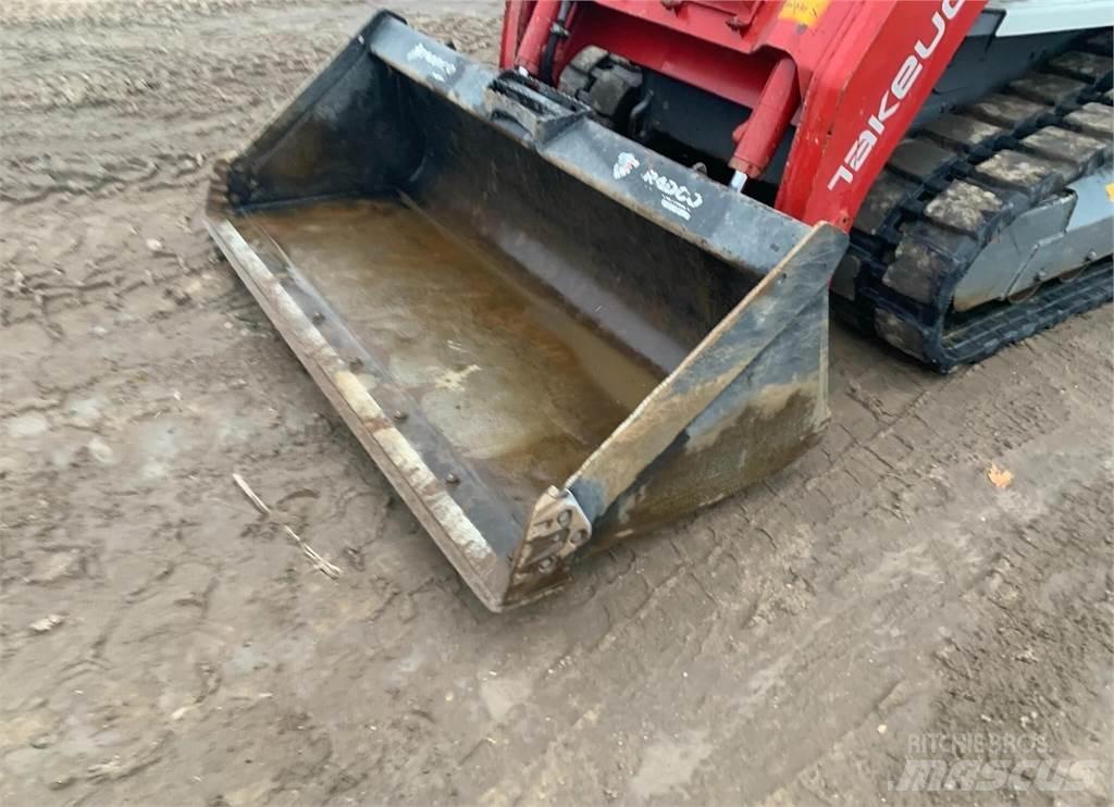 Takeuchi TL10V2 滑移轉向裝載機